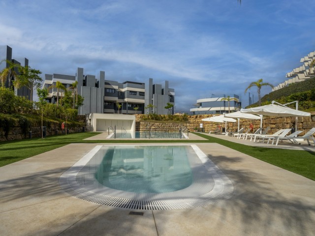 Apartamento con 3 Dormitorios  en Estepona