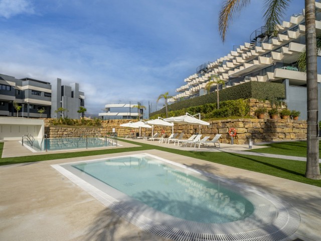 Apartamento con 3 Dormitorios  en Estepona