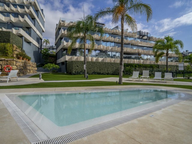 Apartamento con 3 Dormitorios  en Estepona
