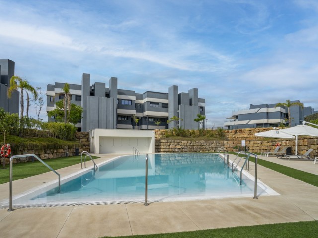 Apartamento con 3 Dormitorios  en Estepona