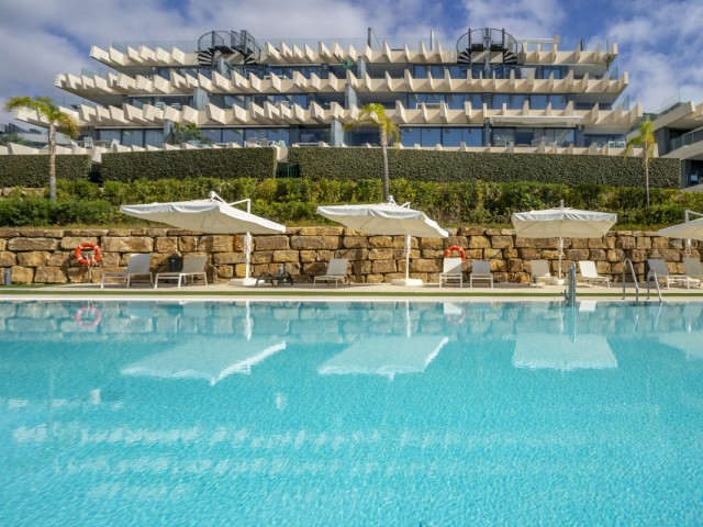 Apartamento con 3 Dormitorios  en Estepona