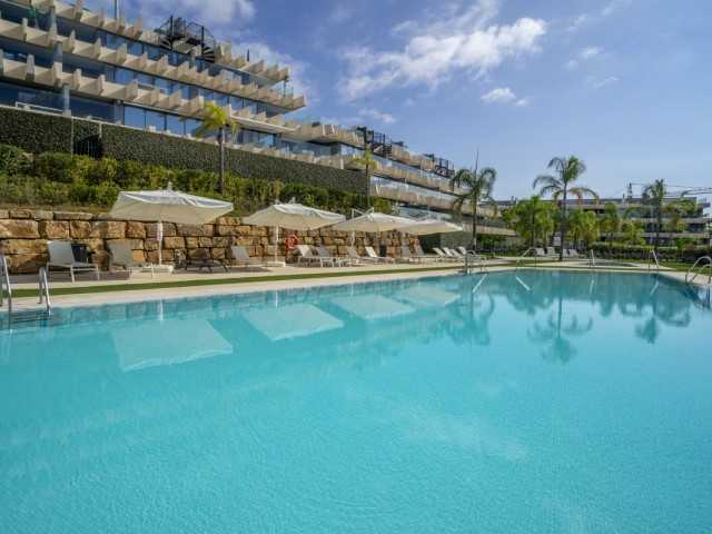 Apartamento con 3 Dormitorios  en Estepona