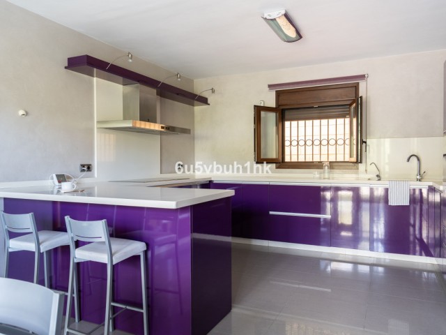Villa con 4 Dormitorios  en Benalmadena