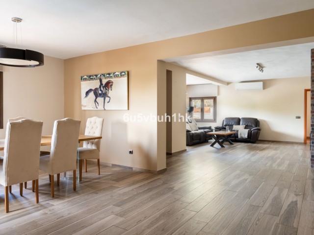 4 Bedrooms Villa in Benalmadena