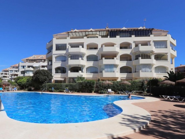 2 Bedrooms Apartment in Elviria