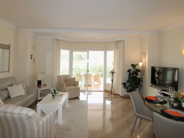 2 Bedrooms Apartment in Elviria