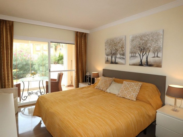 2 Bedrooms Apartment in Elviria