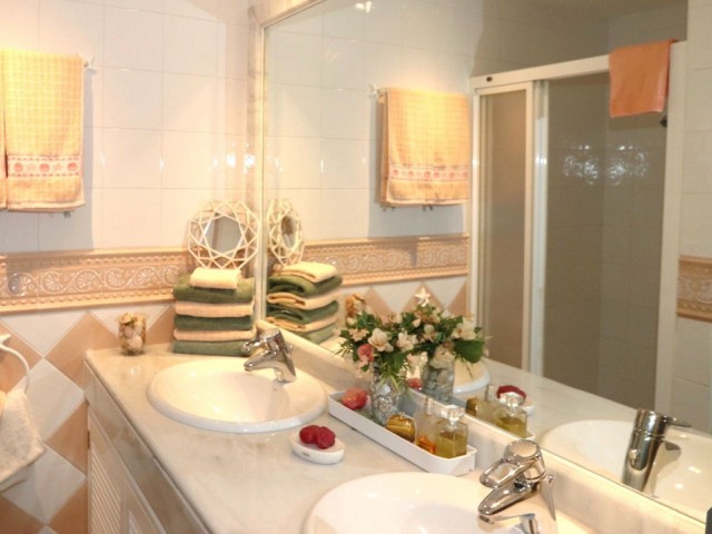 2 Bedrooms Apartment in Elviria