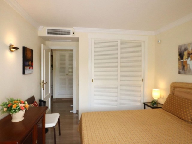 2 Bedrooms Apartment in Elviria