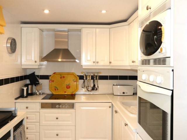 2 Bedrooms Apartment in Elviria