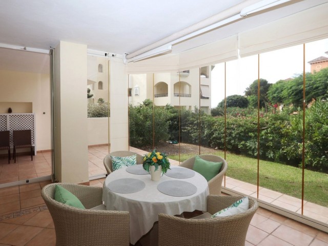 2 Bedrooms Apartment in Elviria
