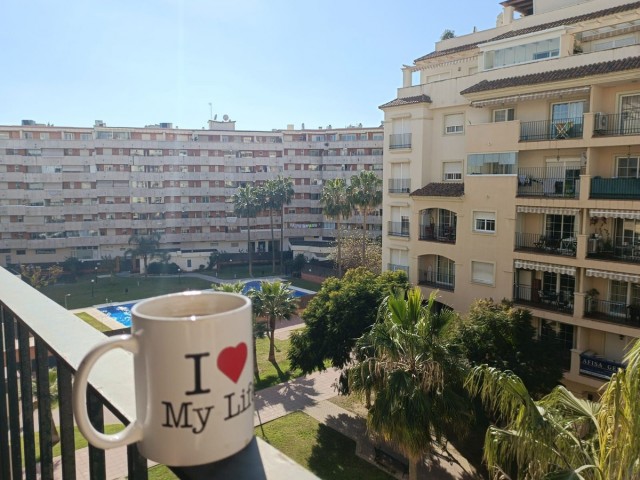 Apartamento con 2 Dormitorios  en Estepona