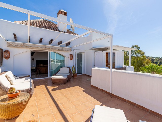 2 Bedrooms Apartment in Nueva Andalucía