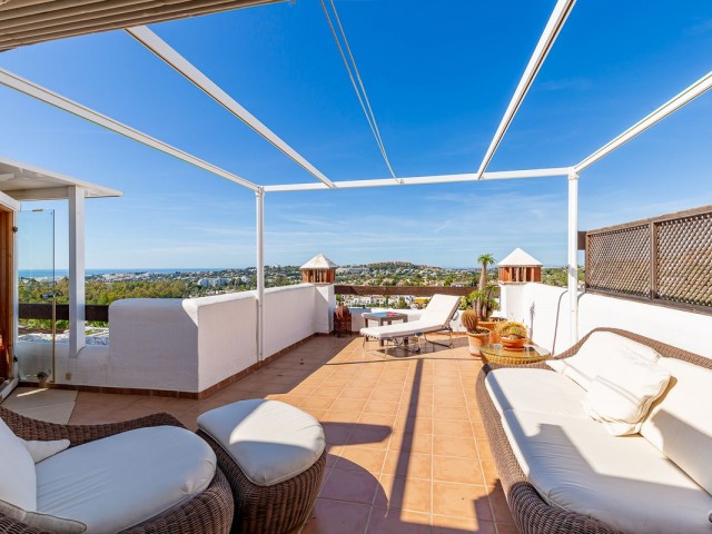 2 Bedrooms Apartment in Nueva Andalucía