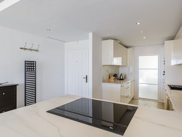 2 Bedrooms Apartment in Nueva Andalucía