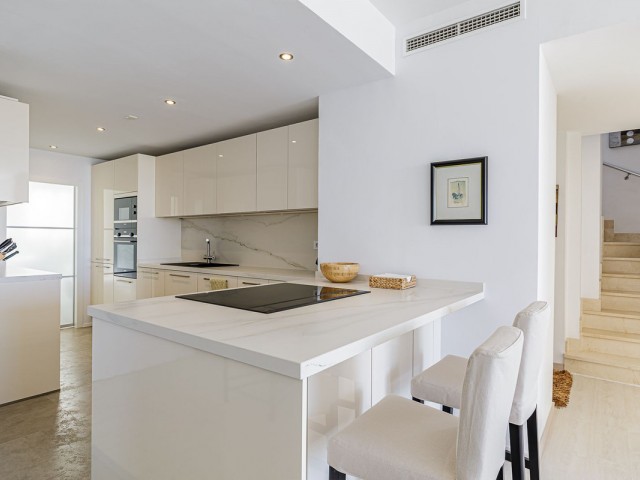 2 Bedrooms Apartment in Nueva Andalucía