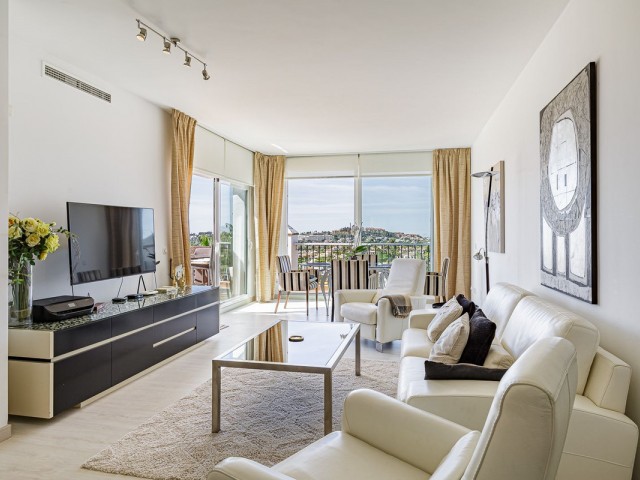 2 Bedrooms Apartment in Nueva Andalucía