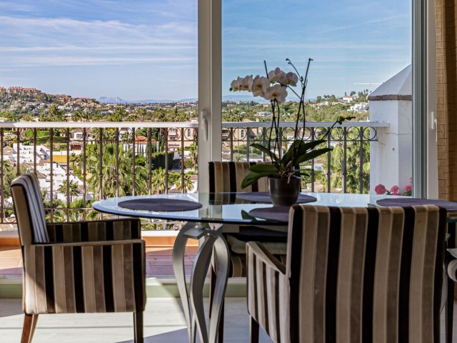 2 Bedrooms Apartment in Nueva Andalucía