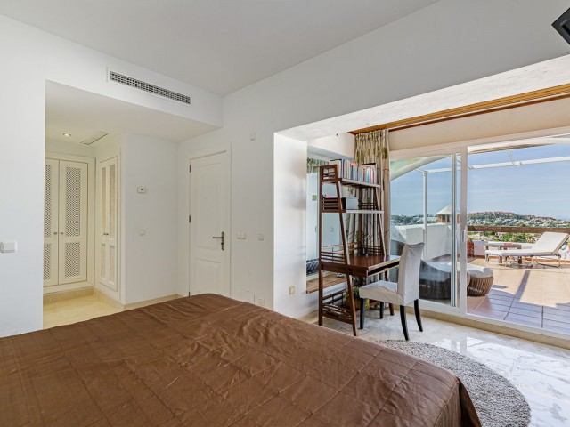 2 Bedrooms Apartment in Nueva Andalucía