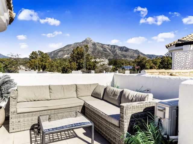 3 Bedrooms Apartment in Nueva Andalucía