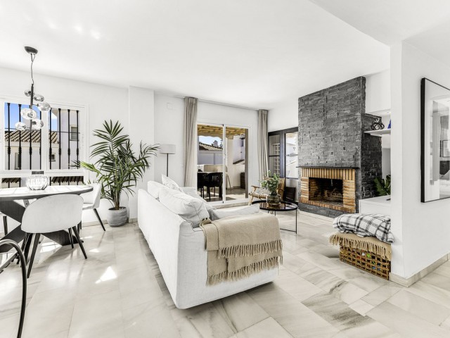 3 Bedrooms Apartment in Nueva Andalucía