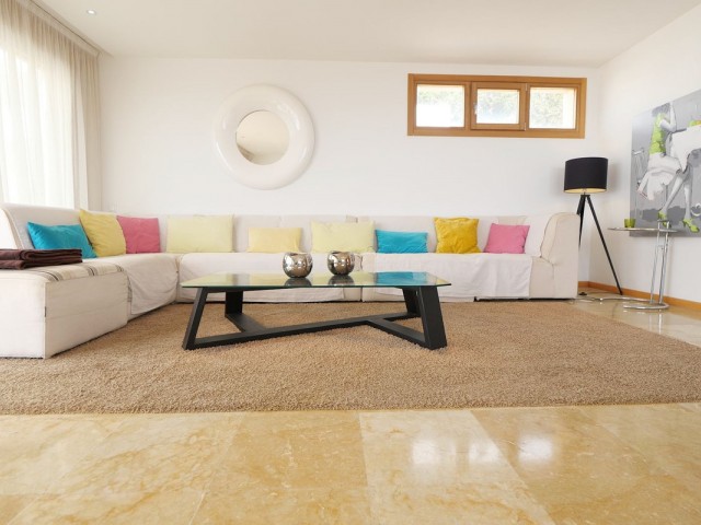 Penthouse avec 3 Chambres  à Altos de los Monteros