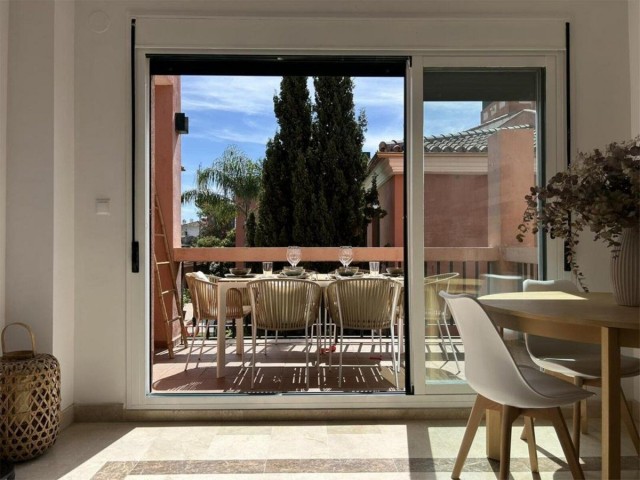 Apartamento con 2 Dormitorios  en Marbesa