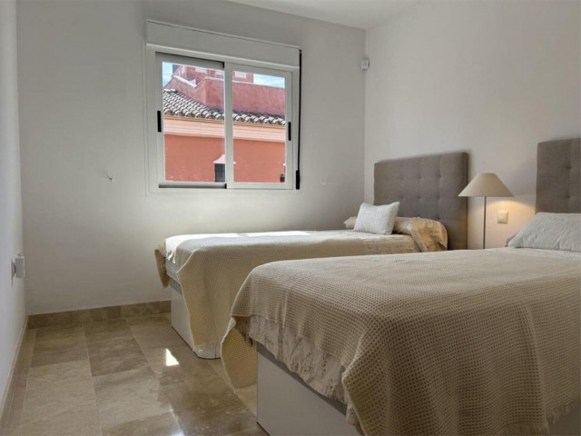 Apartamento con 2 Dormitorios  en Marbesa