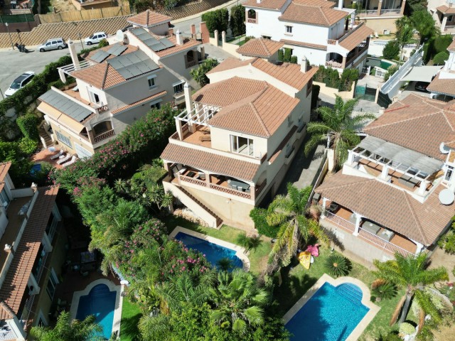 Villa con 4 Dormitorios  en Riviera del Sol