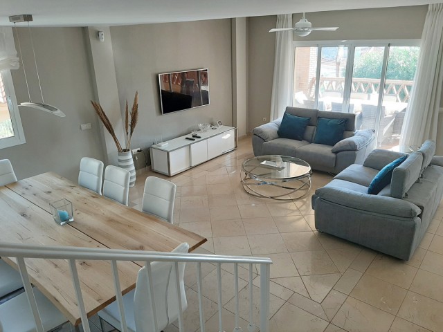 Villa con 4 Dormitorios  en Riviera del Sol