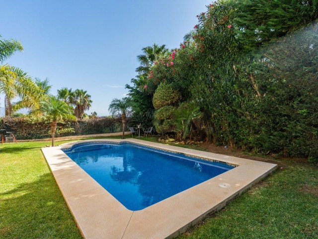 Villa avec 4 Chambres  à Riviera del Sol