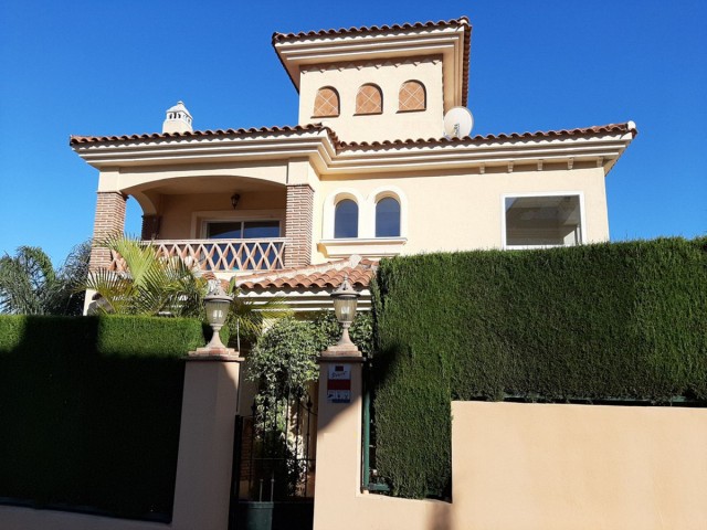 Villa avec 4 Chambres  à Riviera del Sol