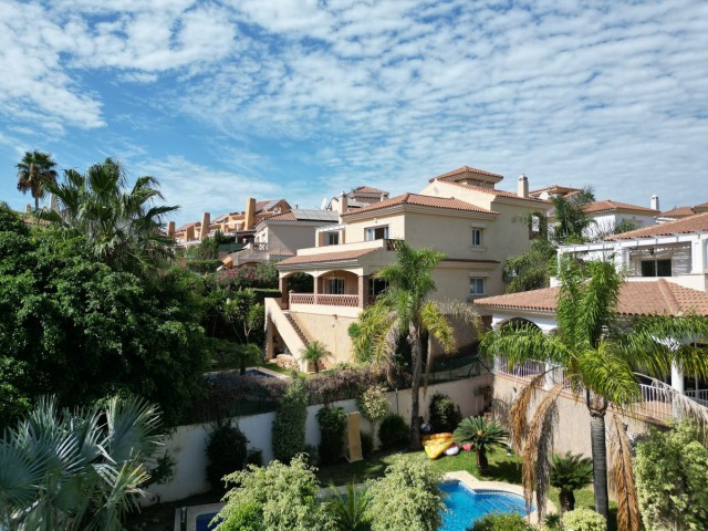 Villa avec 4 Chambres  à Riviera del Sol