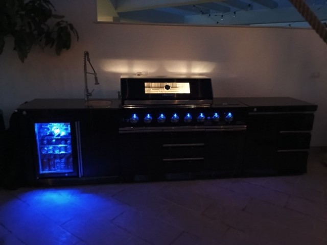 4 Bedrooms Apartment in Estepona