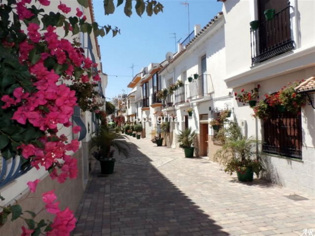 4 Slaapkamer Rijtjeshuis in Estepona