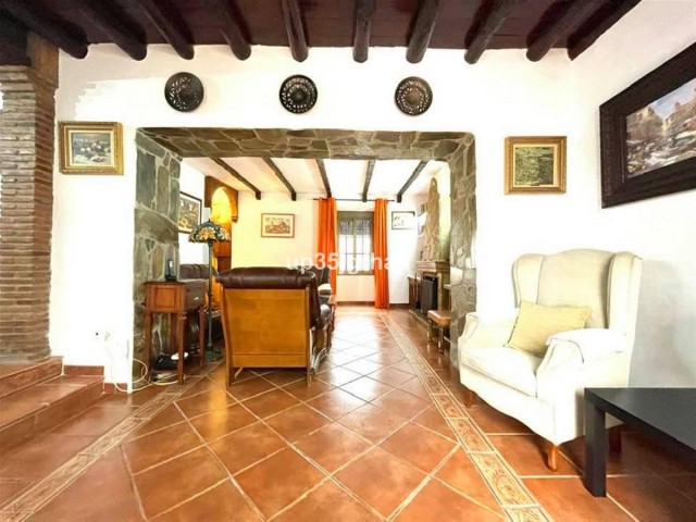 4 Slaapkamer Rijtjeshuis in Estepona