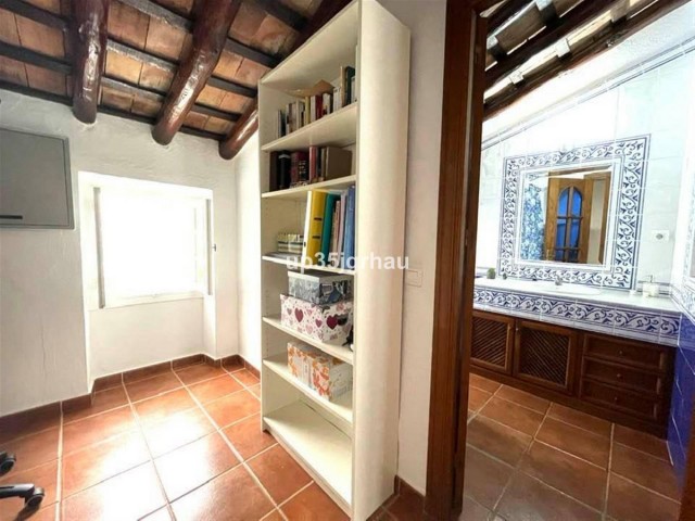 4 Slaapkamer Rijtjeshuis in Estepona