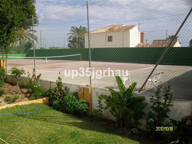 5 Soveroms Villa i Estepona