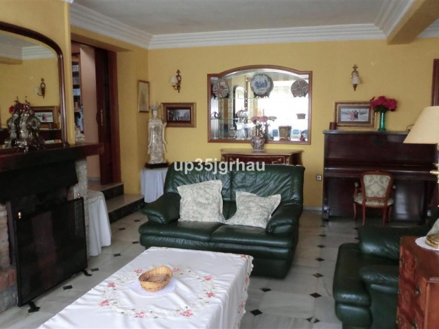 5 Soveroms Villa i Estepona