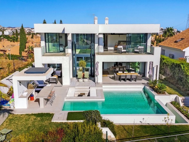 Villa avec 4 Chambres  à Riviera del Sol