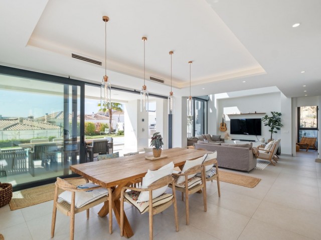 Villa avec 4 Chambres  à Riviera del Sol