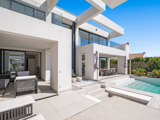 Villa avec 4 Chambres  à Riviera del Sol