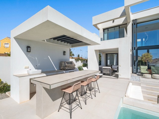 Villa avec 4 Chambres  à Riviera del Sol