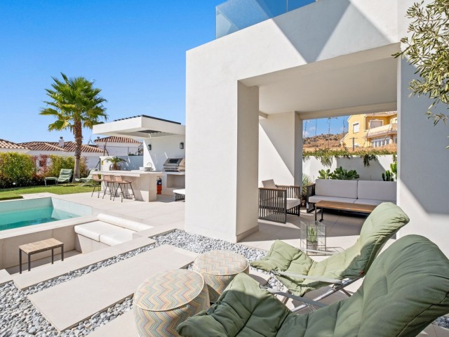 Villa avec 4 Chambres  à Riviera del Sol