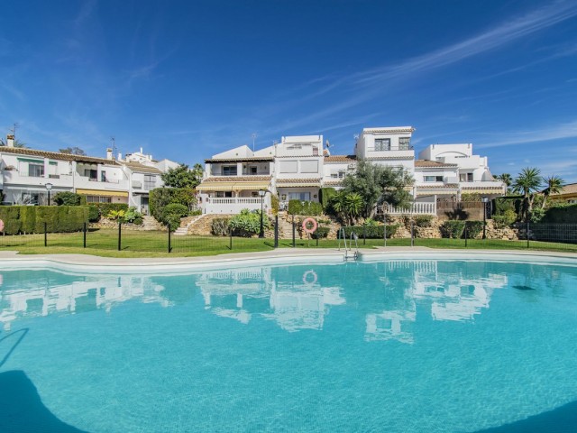 Maison mitoyenne avec 3 Chambres  à Atalaya