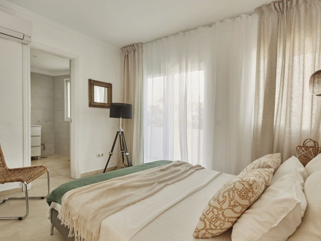 2 Soveroms Leilighet i Estepona