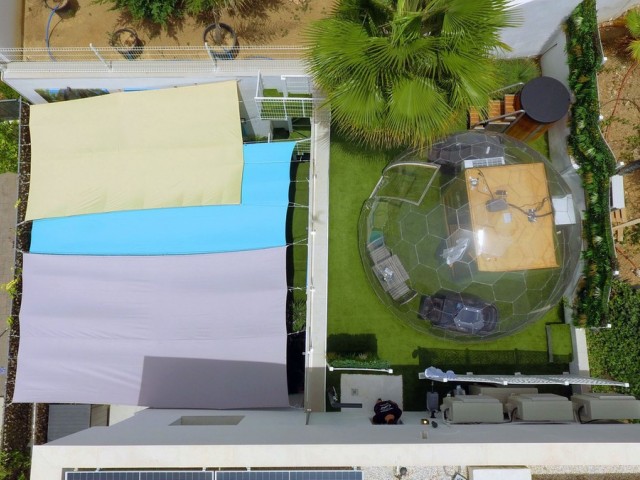 Villa con 5 Dormitorios  en La Cala