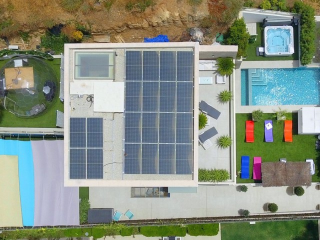 Villa con 5 Dormitorios  en La Cala