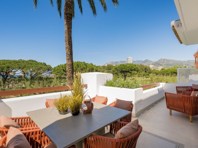 Apartamento con 6 Dormitorios  en Los Monteros