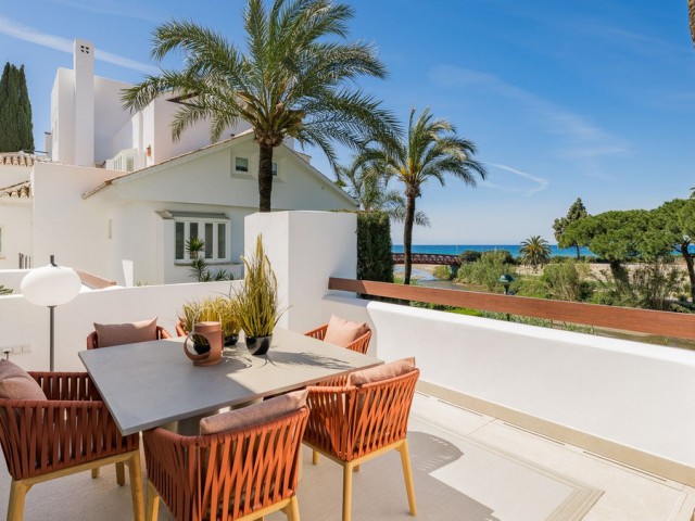 Apartamento con 6 Dormitorios  en Los Monteros